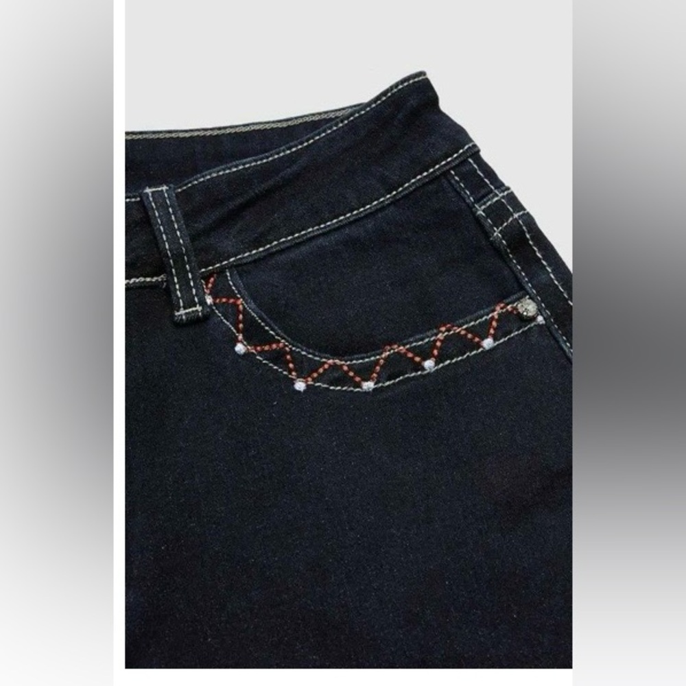 Flamingals Embroidered Rhinestone Decor Mid Rise Bootcut Jeans Size Large NWT - Picture 8 of 14